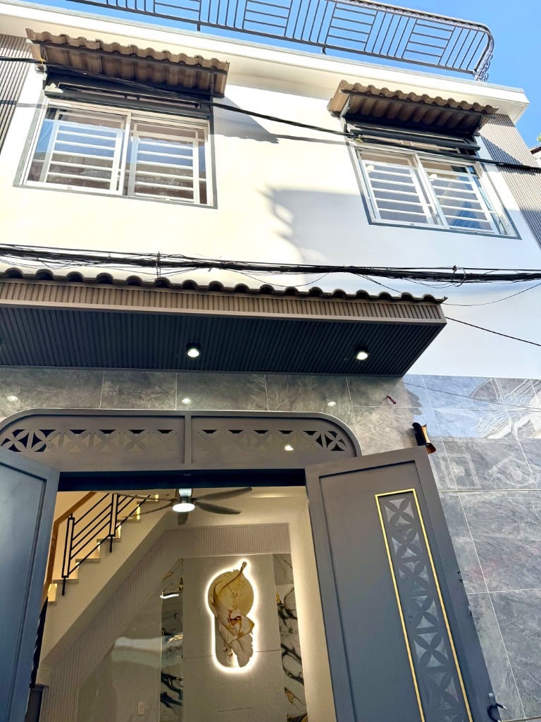BÁN NHÀ 2 TẦNG PHẠM VĂN BẠCH, GÒ VẤP, HXH 5M, DT 4.3x7m, GIÁ 4 TỶ NHỈNH
