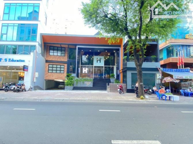 Bán nhà MT Lý Chính Thắng, Q.3 - 11mx22m - CTXD: Hầm 7 tầng - Giá: 61 Tỷ