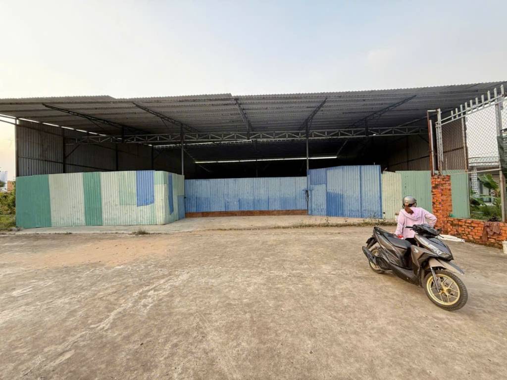 Bán nhà kho xã Phước Vân, Cần Đước, dt 1259m2 có 300m2 thổ, giá 5,2 tỷ