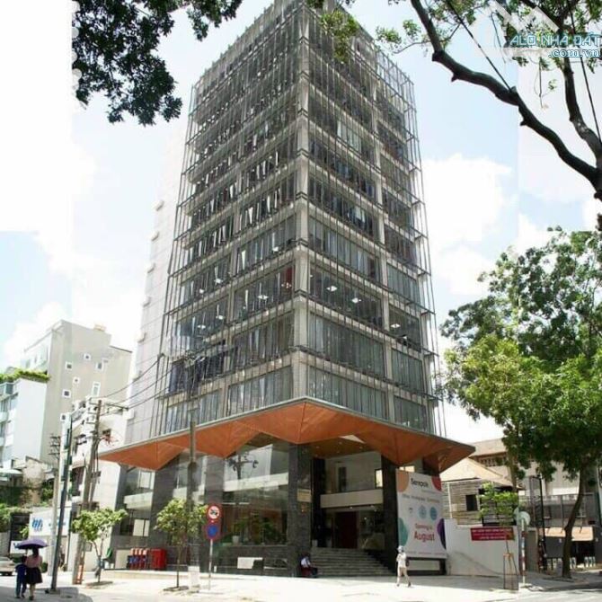 Bán gấp tòa nhà văn phòng hiếm 3200m2 sàn-Nguyễn Thị Minh Khai Q3-DT: 14.5x40m hầm 12 lầu