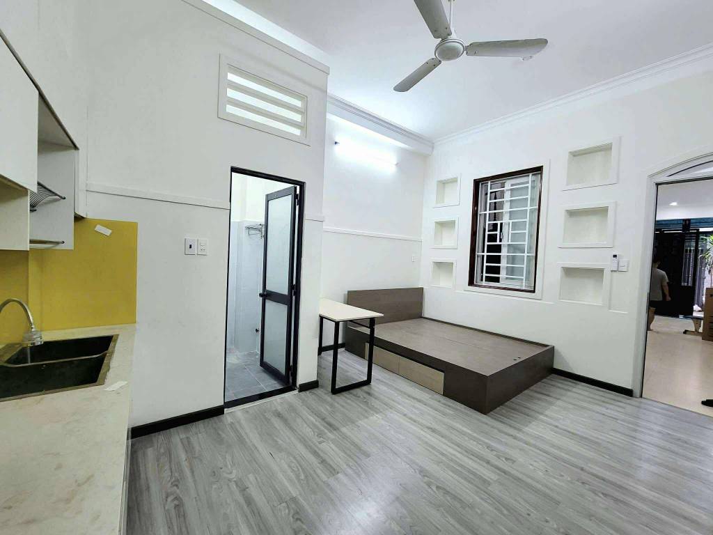 BÁN TÒA CHDV PHAN XÍCH LONG, KHU ẨM THỰC, CHDV 4 TẦNG, 69M2 NỞ HẬU, THUÊ 50TR/THÁNG