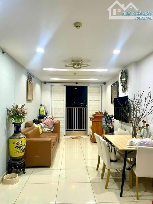 Bán Căn hộ Harmona, 2 PN ,2WC , 75m2 ,Full Nội Thất , Sổ Hồng Riêng , Giá 4.5 Tỷ