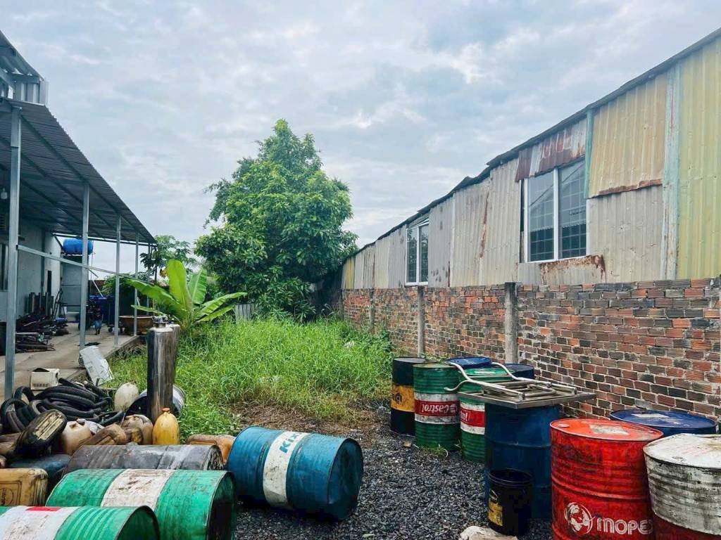 Bán đất thổ cư Cần Đước, sát đường QL50, 200m2 mặt bằng kinh doanh đỉnh, giá ngộp 2.1 tỷ