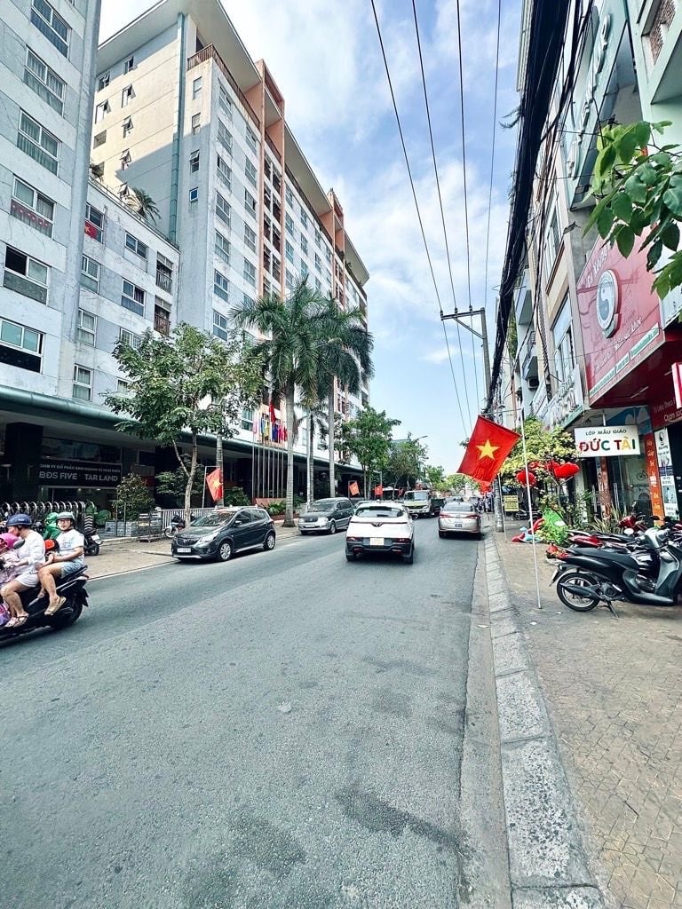 Bán nhà MTKD Nguyễn Sỹ Sách, giao Trường Chinh, sổ vuông, không lộ giới
