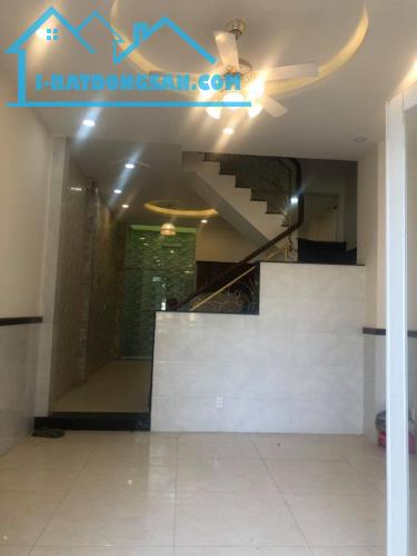Cần bán nhà đường Hoa Sứ 4.1x12m không mất lộ giới, giá 5,45 tỷ