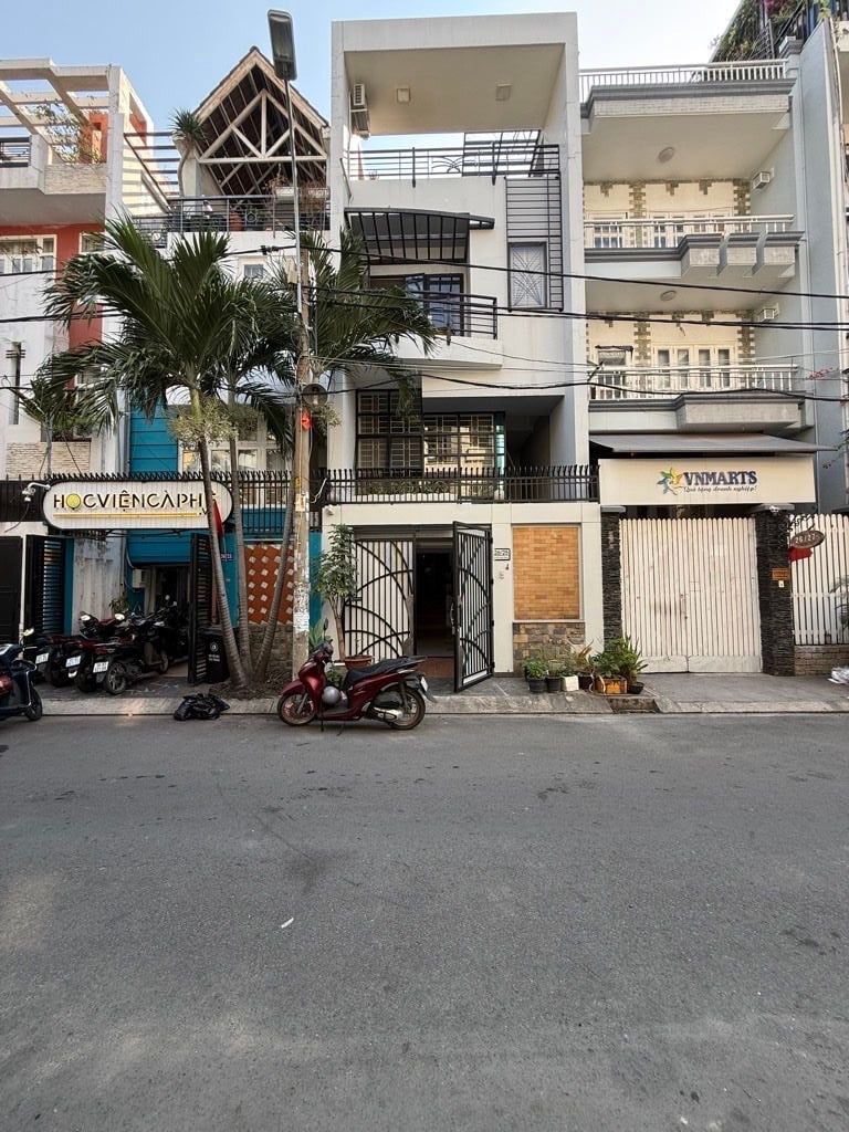 Bán nhà Nguyễn Minh Hoàng, Tân Bình, dt 80m2, trệt 3 lầu, giá chỉ 22,9 tỷ