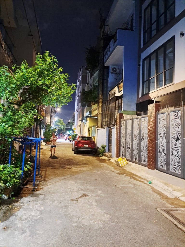 Bán nhà 1 sẹc Văn Cao, Tân Phú, 44m² (4x11), 2 tầng, xe hơi đỗ cửa, 5.2 tỷ
