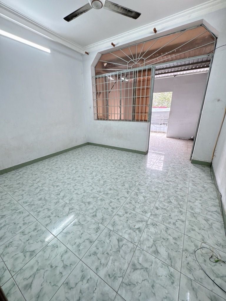 Bán nhà mặt tiền Lạc Long Quân, Tân Bình, kinh doanh sầm uất, giá nhỉnh 14 tỷ