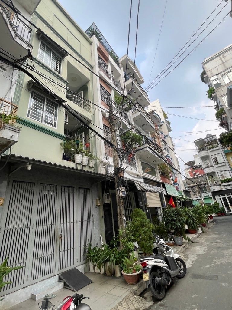 Bán nhà Lạc Long Quân, Tân Bình, nhà 4 tầng BTCT, hẻm xe hơi 8m thông, giá 12,5 tỷ