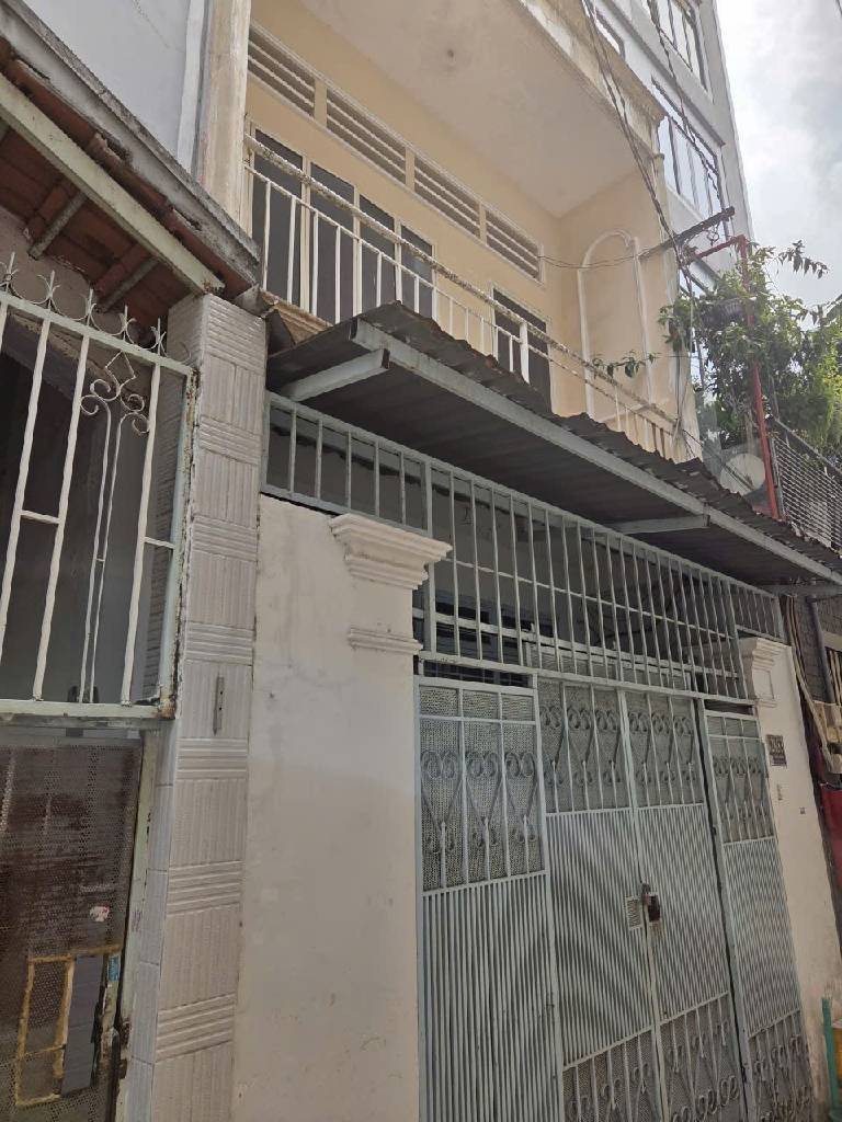 Bán nhà đường Lũy Bán Bích Tân Phú gần Quận 11, 62m², 2 tầng