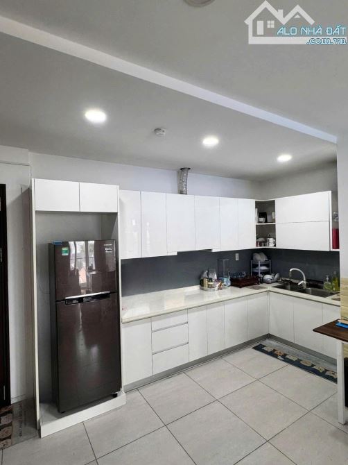 Bán căn hộ Xigrand Court , 90m2 , 3PN , 2WC ,Giá 8.9 Tỷ , có sổ hồng riêng