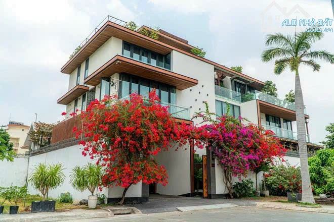 Giá tốt chỉ 26.999 tỷ! Bán biệt thự vip K300 đường Quách Văn Tuấn, P.12, Tân Bình 10x19m