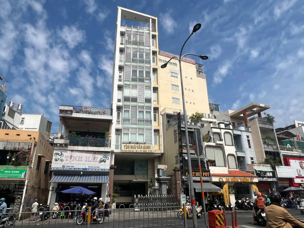 Bán building mặt tiền 54 Phan Đăng Lưu, 7.8x32m, 2 hầm 10 tầng, HĐT 300tr, 125 tỷ