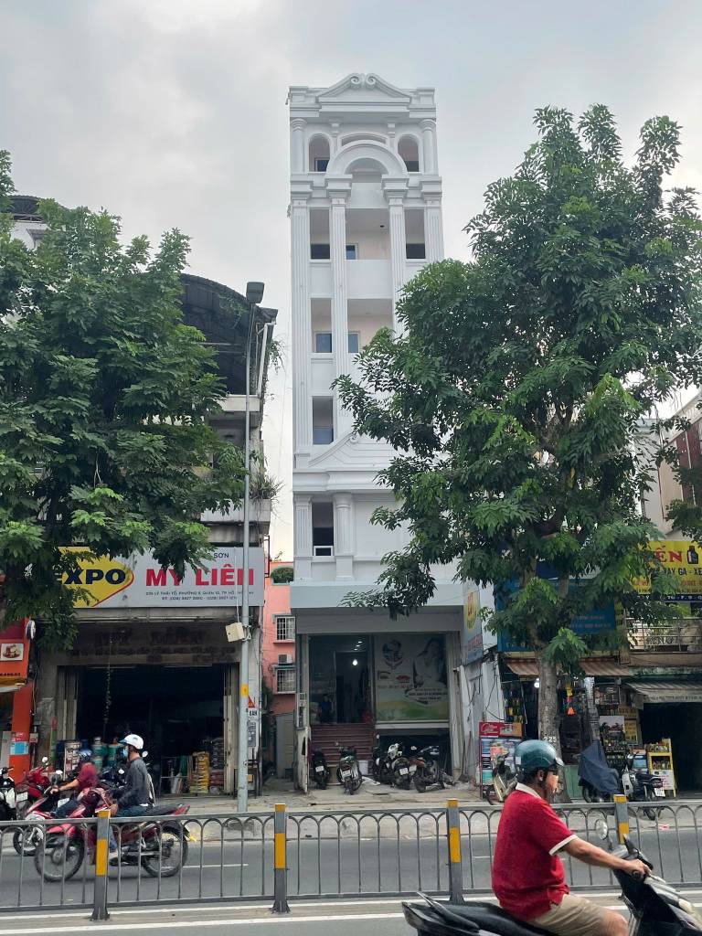 BÁN NHÀ MẶT TIỀN LÝ THÁI TỔ QUẬN 10, HẦM 6 TẦNG THANG MÁY, DTSD 620,9m² GIÁ 50 TỶ