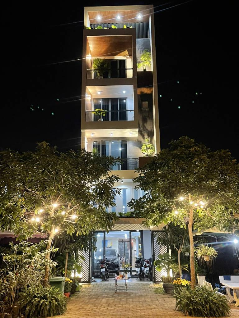 Bán nhà mặt tiền 2A Chu Mạnh Trinh, Bến Nghé, DT 5x14m, 6 tầng, HĐT 4000$/th, bán 70 tỷ