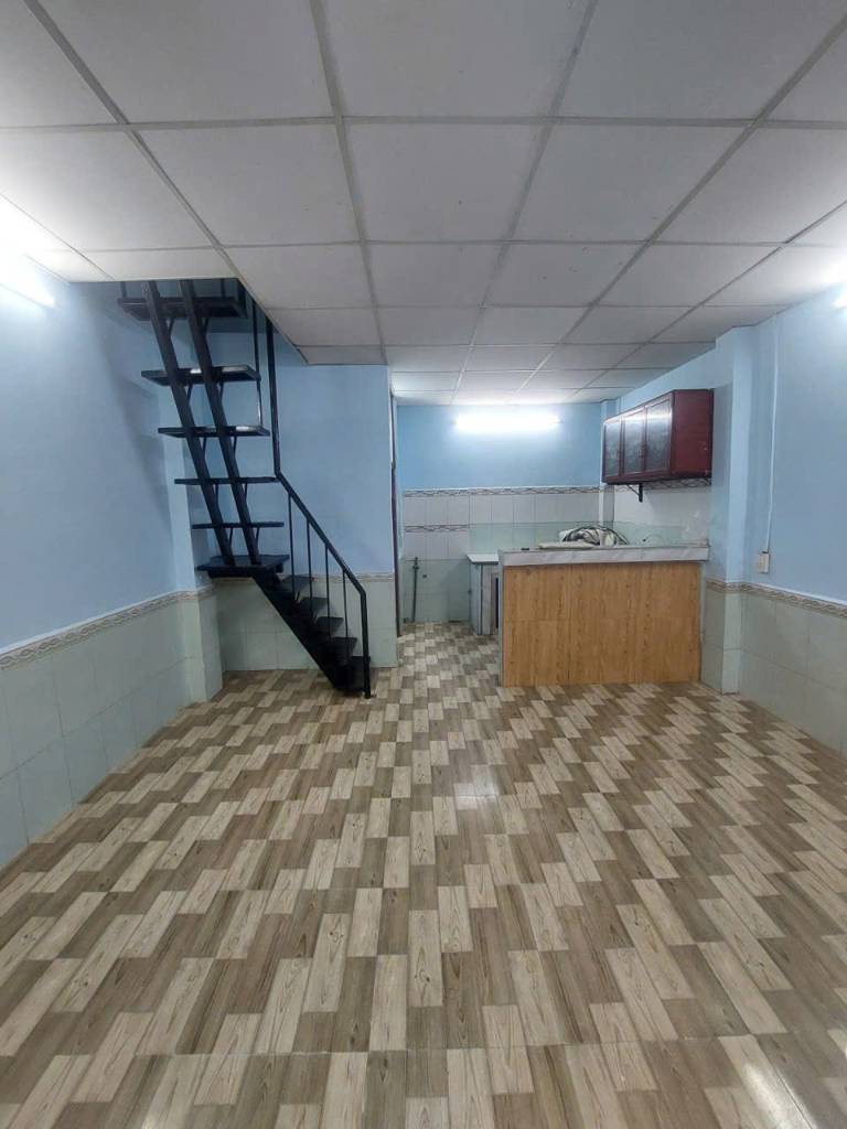 BÁN NHÀ 2 TẦNG GẦN PHẠM VĂN ĐỒNG - SHR - KHU AN NINH YÊN TĨNH – 2,3 TỶ