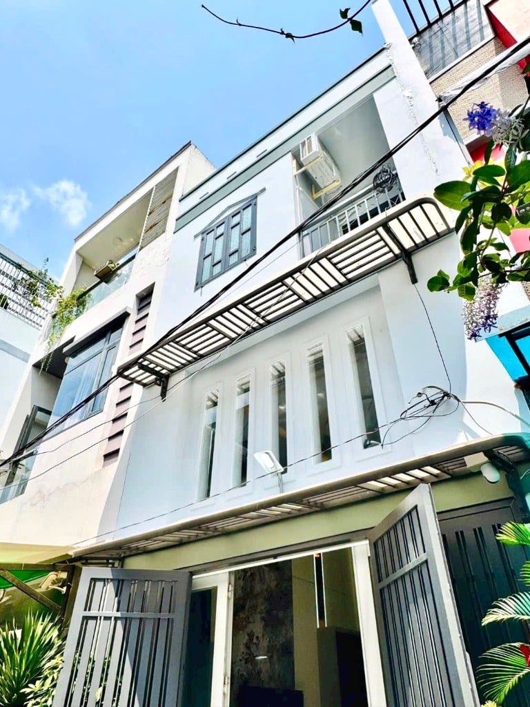 BÁN NHÀ 4 TẦNG QUANG TRUNG, GÒ VẤP, 4PN NGANG 4x11M, HẺM 4M, NHỈNH 5 TỶ
