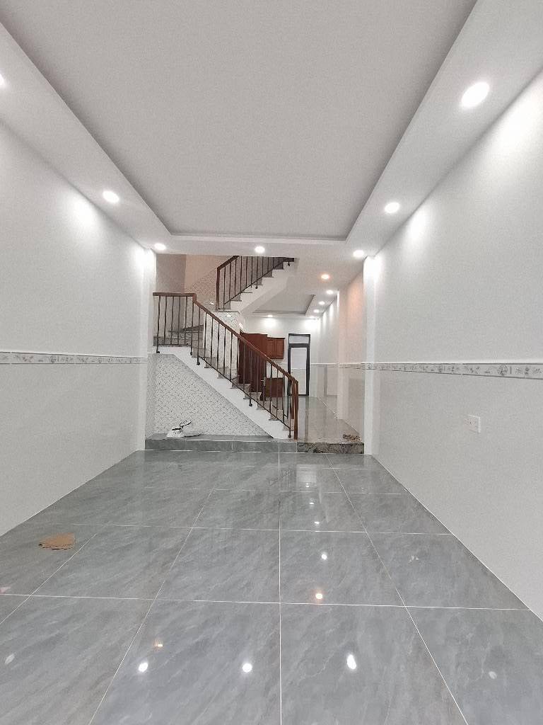 Bán nhà Nguyễn Quý Yêm, Bình Tân, 4 tầng sân thượng BTCT, giá 8 tỷ