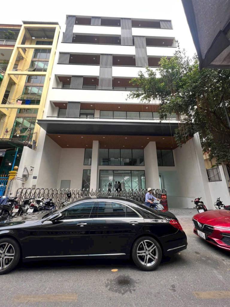 BÁN TÒA BUILDING HỒ XUÂN HƯƠNG, QUẬN 3, 1 HẦM 7 LẦU, NGANG 14M, DT 1.800M² SÀN, 290 TỶ