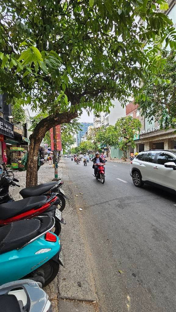 Bán tòa nhà 2MT Nguyễn Đình Chiểu Quận 3 7 tầng DT 700tr–1 tỷ/tháng