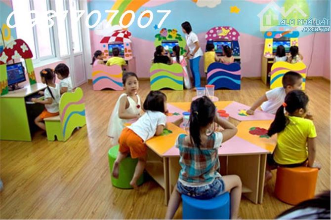 Bán tòa nhà văn phòng phố Hoa Lâm, Cạnh chợ Việt Hưng, 7 tầng, MT11m! Giá 22.5 tỷ