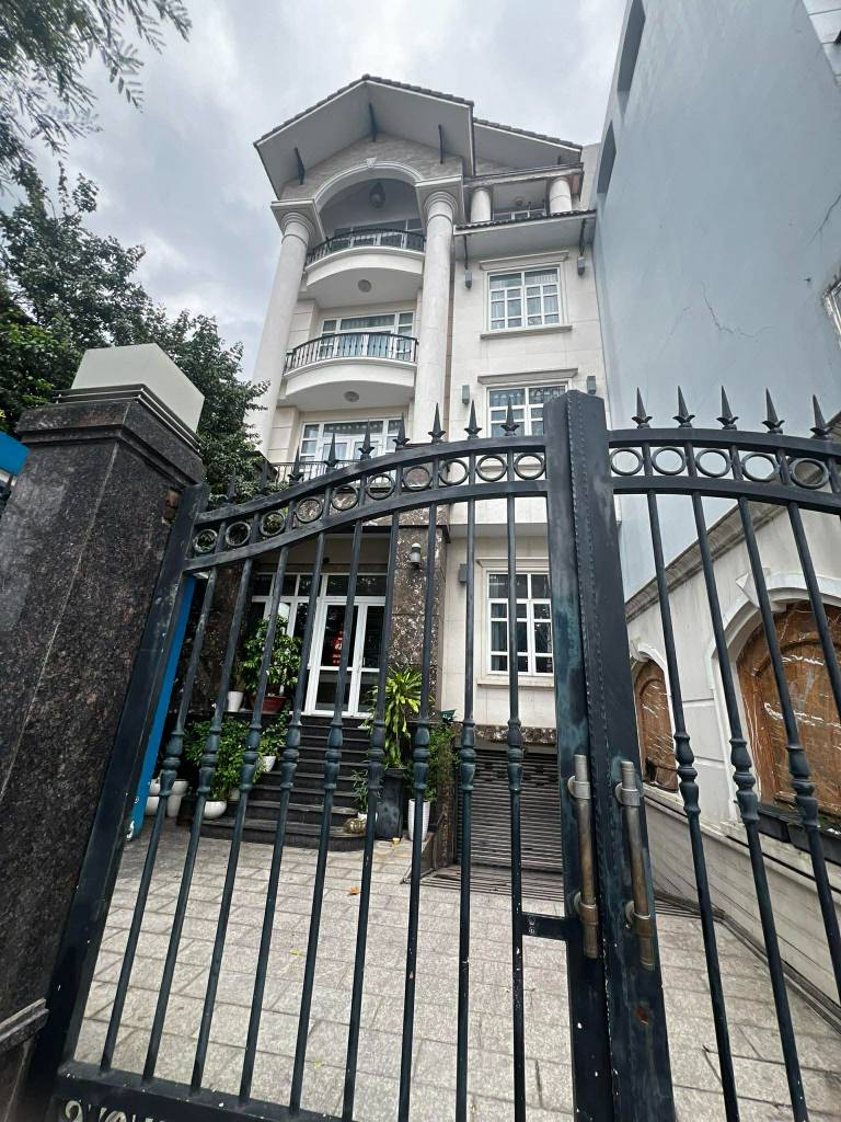 BIỆT THỰ MẶT TIỀN PHAN THÚC DUYỆN, TÂN BÌNH, SÁT GA T3, 5 TẦNG 163m2 NỞ HẬU, 45 TỶ