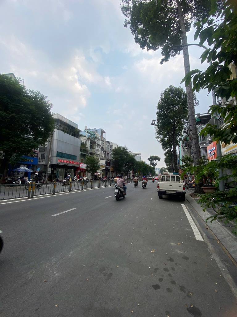 BÁN NHÀ MẶT TIỀN LÊ HỒNG PHONG QUẬN 10, 3,8x22,8M, 4 TẦNG CHỈ 20,29 TỶ TL