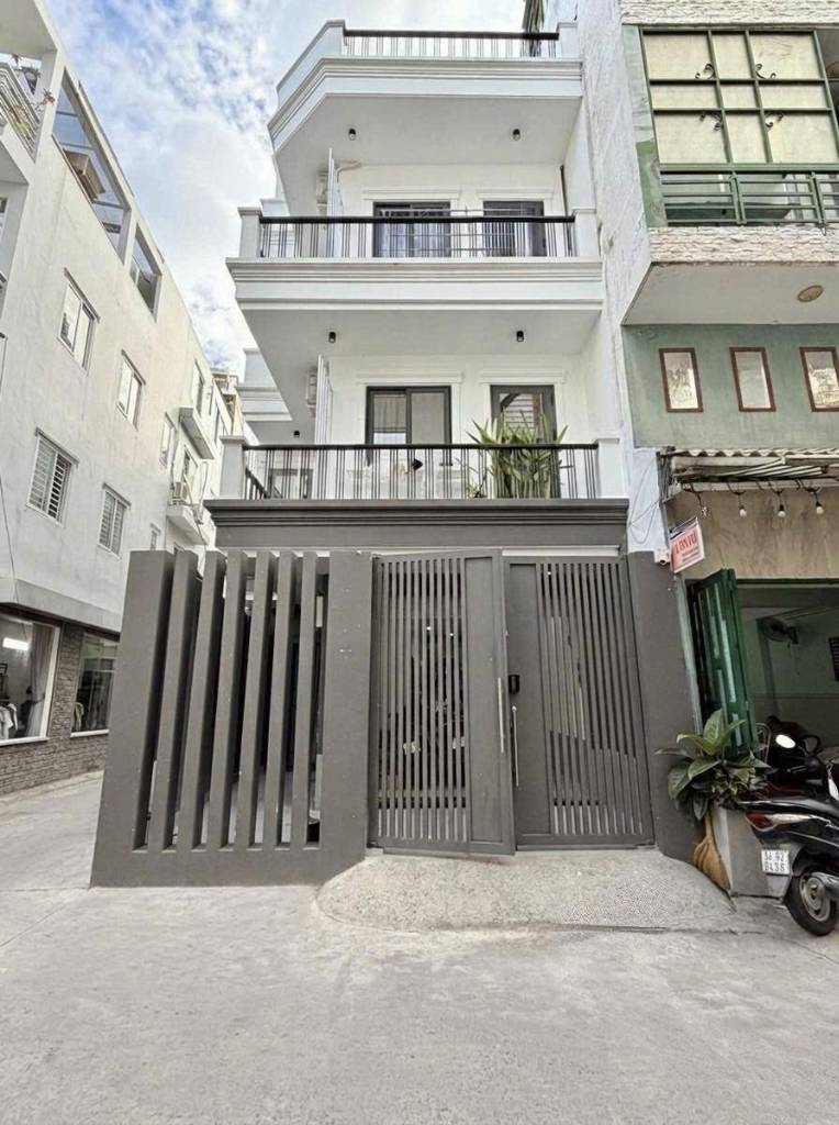 BÁN TÒA CHDV LÔ GÓC HUỲNH VĂN BÁNH, PHÚ NHUẬN, 5 TẦNG THANG MÁY, DT 70m2, GIÁ 18 TỶ