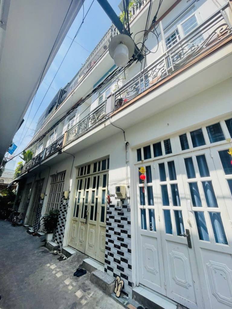 BÁN NHÀ HIỆP BÌNH CHÁNH, THỦ ĐỨC, ĐÚC 3 TẦNG GẦN GIGAMALL, GIÁ 2,5 TỶ
