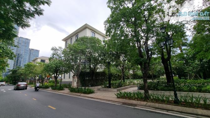 Bán villa Trần Quốc Thảo, P.7, Quận 3 - DT: 18mx24m. CN: 434m2- 2 lầu HĐT: 160tr/th 88 tỷ