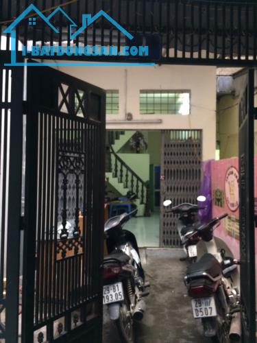 Bán nhà đường Tây Sơn Dt 40m x4 tầng giá 4,5 tỷ, Lh 0913518923