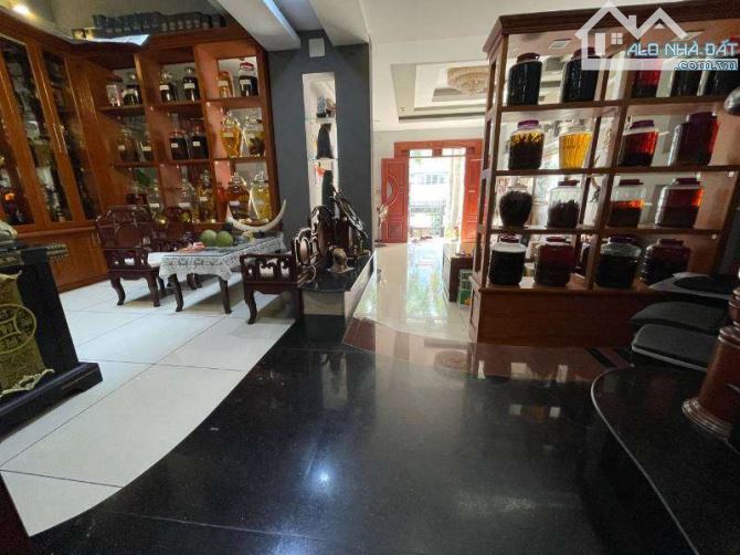 Biệt thự nội bộ đường Trần Quốc Thảo, Quận 3, DT: 12x25m 2lầu giá 80 tỷ