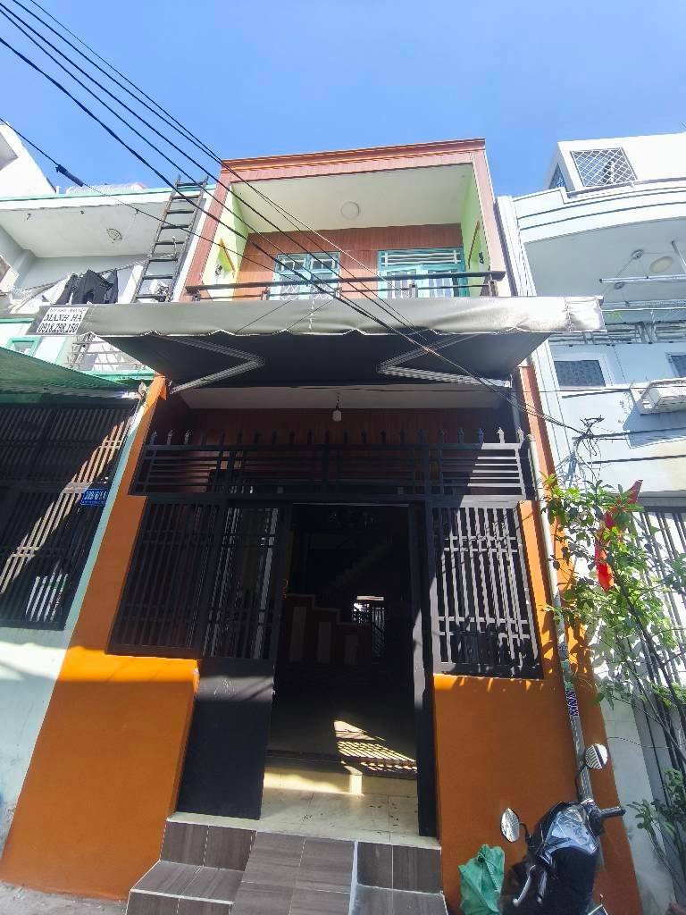 BÁN NHÀ 2 TẦNG BÌNH TRỊ ĐÔNG BÌNH TÂN, GẦN CHỢ, 2 MẶT HẺM XE HƠI THÔNG, CHỈ NHỈNH 90TR/M2
