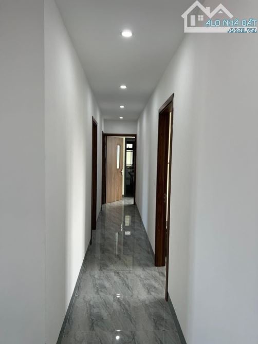 CẦN BÁN TOÀ NHÀ VĂN PHÒNG MẶT PHỐ LÊ TRỌNG TẤN- HÀ ĐÔNG DT 130M2, 8 TẦNG GIÁ 38 TỶ