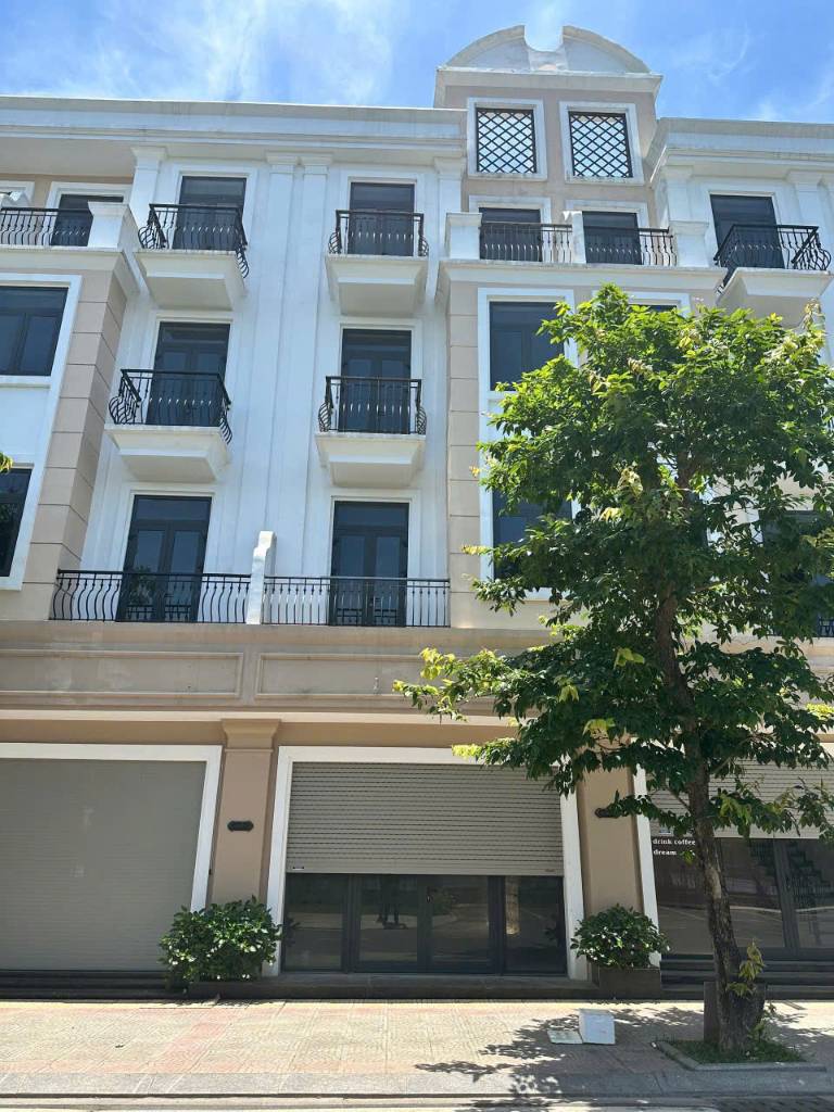 Cần chuyển nhượng Shophouse Vincom Shophouse Royal Park Quảng Trị, giá rẻ