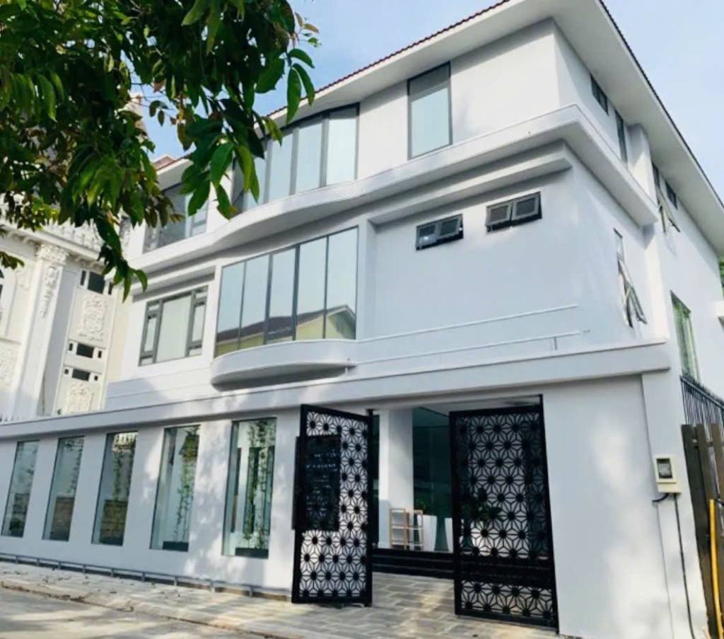 Siêu phẩm, bán biệt thự Nguyễn Văn Hưởng, Thảo Điền, 18x24m CN 448m2, giảm từ 130 tỷ về 105 tỷ