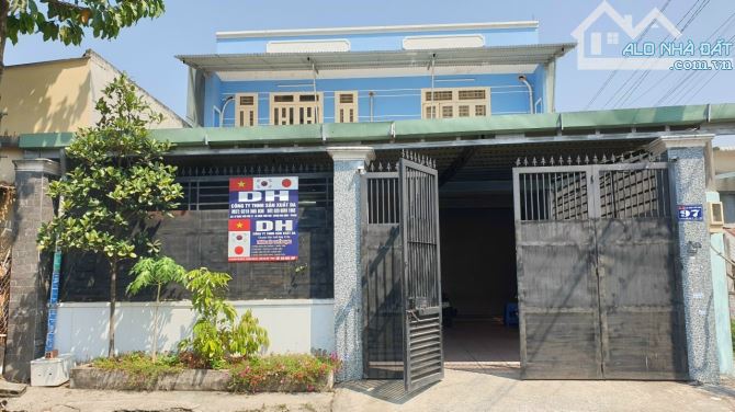 Bán Xưởng 10*30m lầu trệt. Ngay ngã 4 Hóc Môn. Nguyễn Văn Bứa