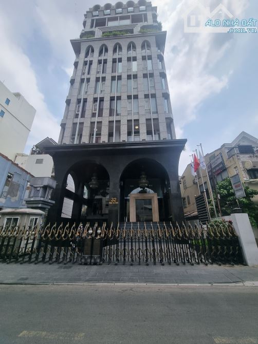 Building Hầm 10 tầng Mặt tiền Trường Sơn, Tân Bình- ngay cửa ngõ Sân bay. DT: 10x30m.90 tỷ