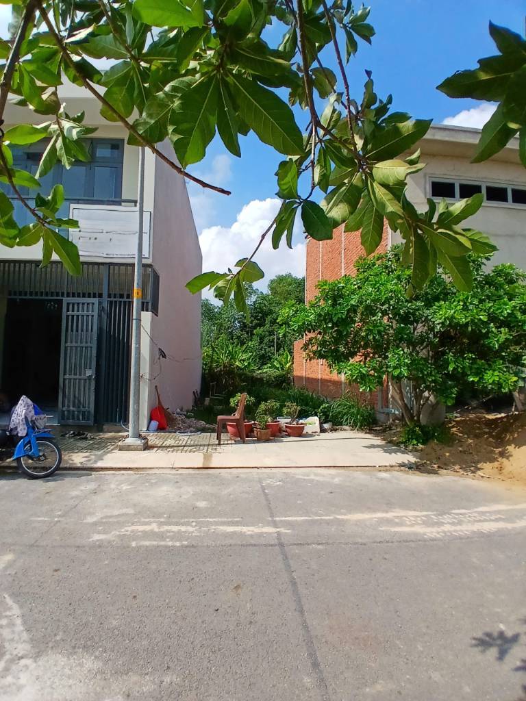 Góc 2 Mặt tiền Lý Thị Chừng Củ Chi, SHR - Gần Chợ Phú Hoà Đông, Ngã 4 Tân Quy, giá 1,9 tỷ