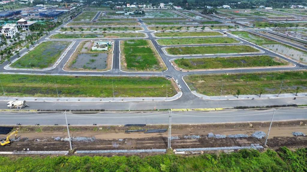 Kẹt tiền, bán đất Mai Bá Hương City, đại lộ Đông Tây nối dài, sổ hồng riêng, giá đầu tư