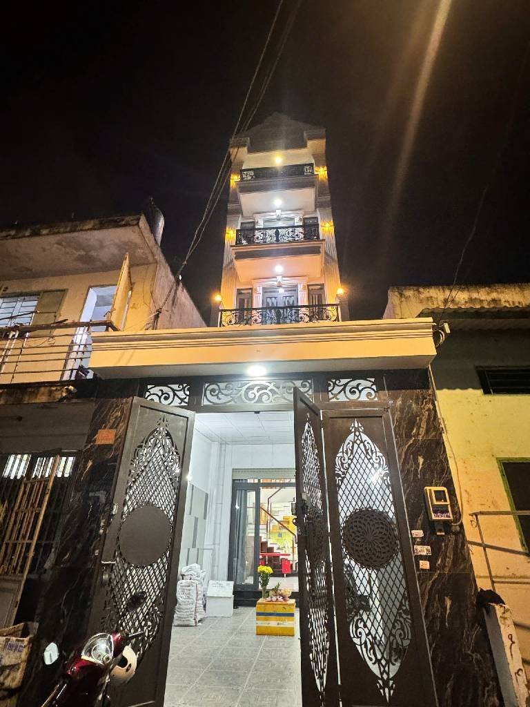 BÁN NHÀ LÊ VĂN QUỚI BÌNH TÂN, CÁCH AEON MAILL 10P, TIỆN DI CHUYỂN, NHỈNH 8 TỶ
