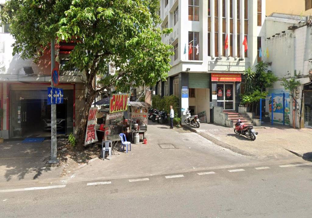 BÁN GẤP NHÀ GẦN MẶT TIỀN NGUYỄN TRÃI, QUẬN 5, HẺM XE HƠI, VỊ TRÍ ĐẸP