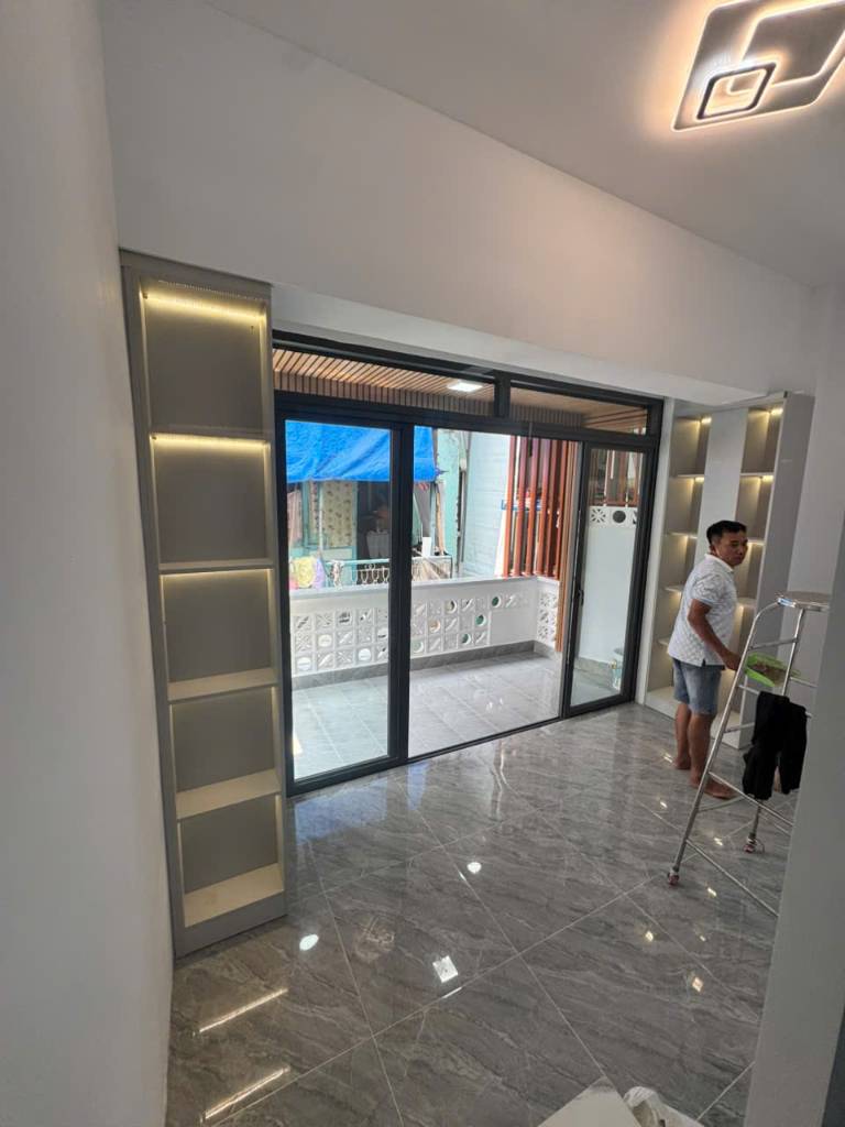 BÁN NHÀ SÁT MẶT TIỀN NGUYỄN CÔNG TRỨ QUẬN 1, 21,9M² NỞ HẬU, FULL ĐỒ VÀO Ở NGAY, GIÁ TỐT