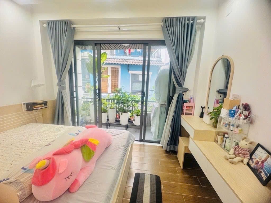 Bán nhà 2 tầng cạnh Cư Xá Ngân Hàng, Quận 7, 45m2 2PN, cách HXH 25m, nhà mới vào ở ngay