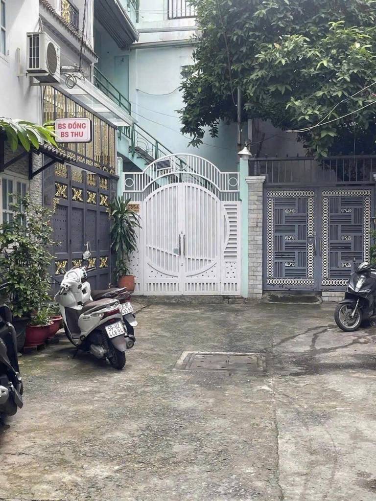 BÁN NHÀ TÔ HIẾN THÀNH QUẬN 10, NGANG 5M NỞ HẬU 7,75M, 3 TẦNG SÂN THƯỢNG, 105M² GIÁ 22 TỶ TL