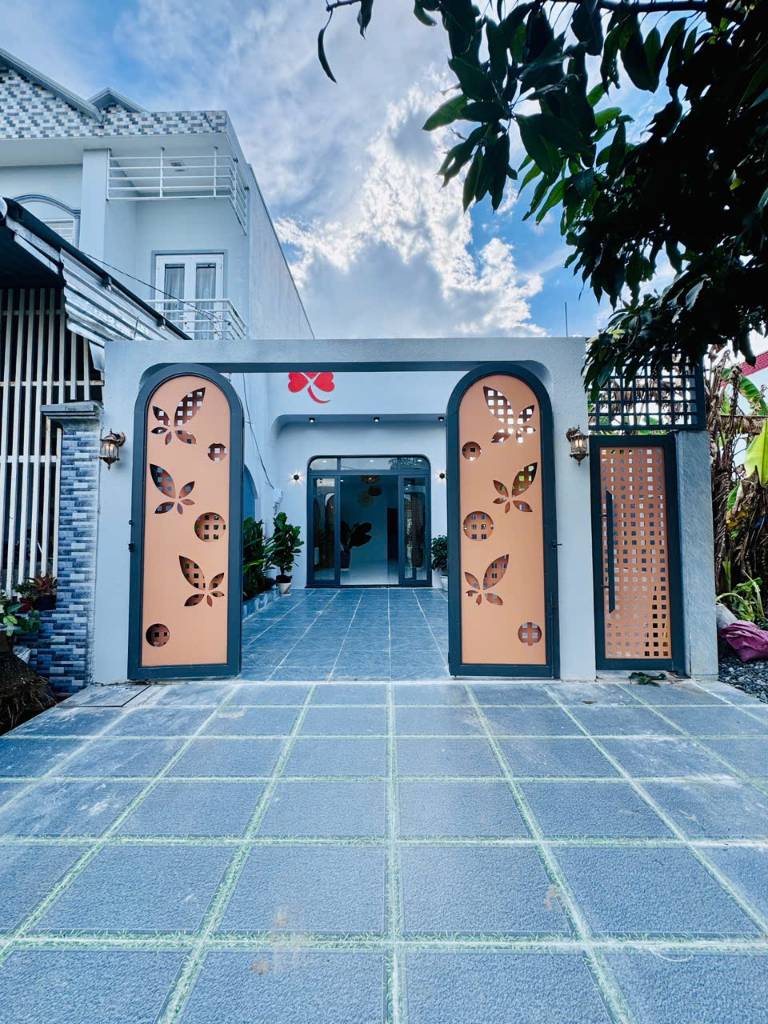 Bán nhà mặt tiền Ngô Sĩ Liên, KDC Tỉnh Uỷ, Rạch Giá, 5x31m tặng nội thất, 3.3 tỷ