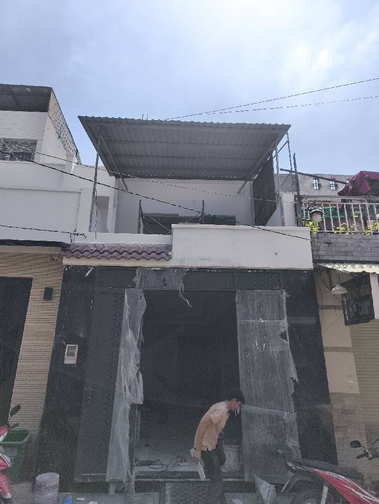 BÁN NHÀ BÌNH HƯNG HOÀ, BÌNH TÂN, MỚI XÂY, MẶT TIỀN ĐƯỜNG NHỰA 8M, SÁT CHỢ GÒ XOÀI