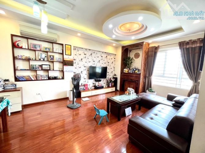 Bán căn hộ chung cư Momota Nguyễn Đức Cảnh! 70m2 2n2wc chỉ 4.95 tỷ - Nội thất đẹp ở ngay