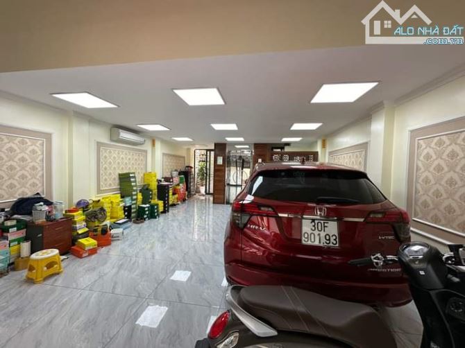 Cực hiếm! Bán nhà mặt phố Trung Kính, 3 ô tô tránh, vỉa hè 5m, Gara ô tô, 75m2 8T MT 4.2m