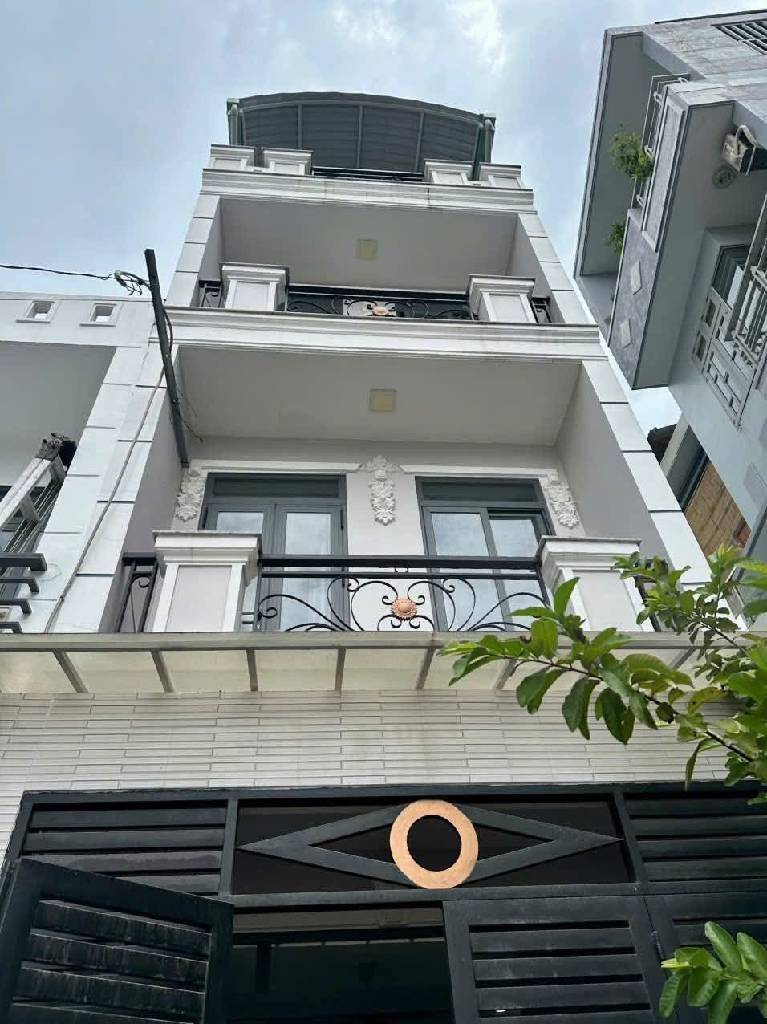 Bán nhà Phan Huy Ích Gò Vấp, 3 tầng sổ hồng riêng, gần siêu thị Emart, 6.1 tỷ